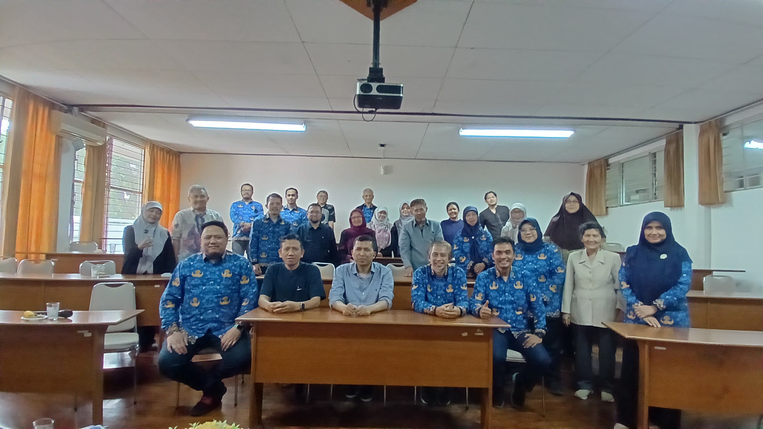 Accounting Department Holds Hearing Session with Director Candidate